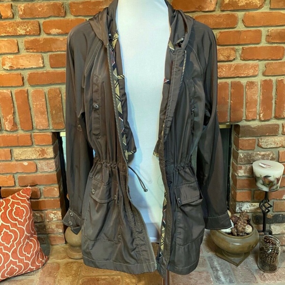 ATHLETA Waterproof L Anorak Jacket MSRP $2… - Picture 6 of 9